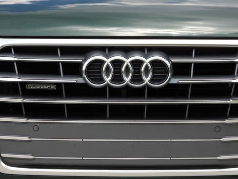 Used 2019 Audi Q5 2.0T Premium Plus w/ Premium Plus Package AWD/4WD image 36