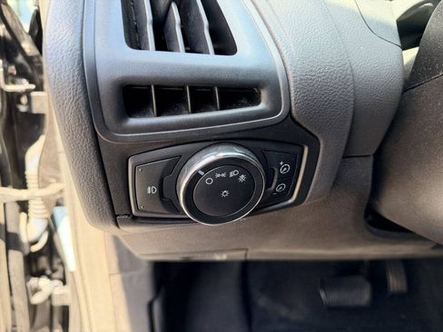 Used 2012 Ford Focus SEL FWD image 13