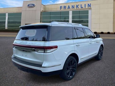 Used 2024 Lincoln Navigator Reserve AWD/4WD image 7