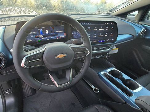 New 2026 Chevrolet Equinox EV LT FWD image 19