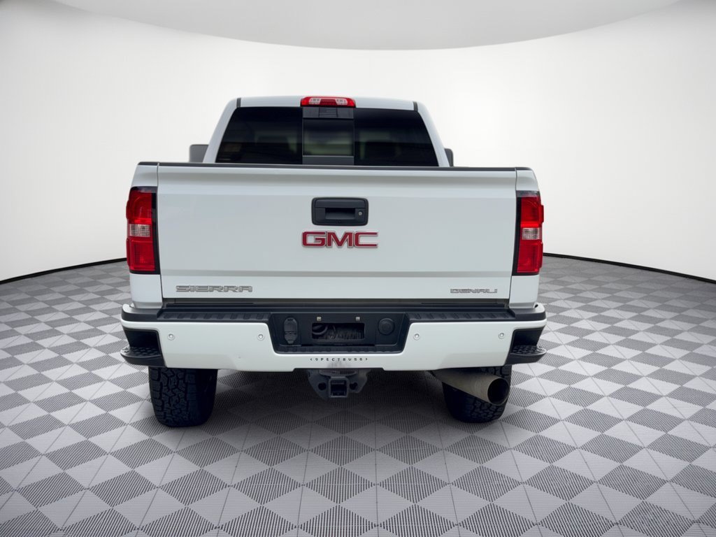 Used 2017 GMC Sierra 2500 Denali w/ Duramax Plus Package AWD/4WD image 11