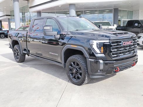 Used 2024 GMC Sierra 3500 AT4 w/ AT4 Premium Plus Package image 8