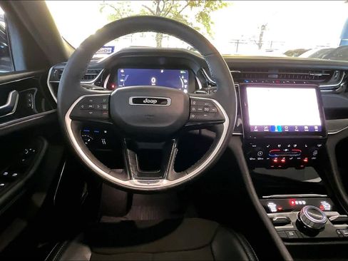 Used 2024 Jeep Grand Cherokee Trailhawk image 5