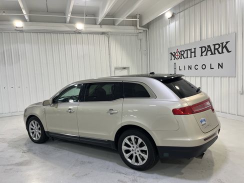 Used 2017 Lincoln MKT AWD image 22