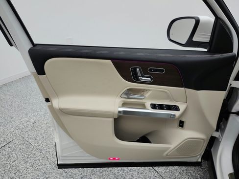 Used 2023 Mercedes-Benz GLB 250 image 14