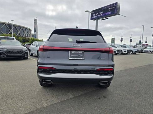 Used 2025 Audi Q5 Premium Plus w/ Premium Plus AWD/4WD image 4