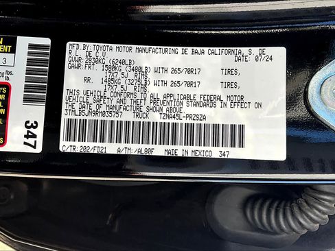 Used 2024 Toyota Tacoma TRD Off-Road image 31