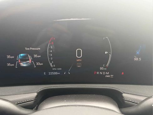 Used 2024 Cadillac XT4 Luxury w/ Cold Weather Package AWD/4WD image 15