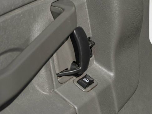 Used 2020 Chevrolet Express 2500 image 38