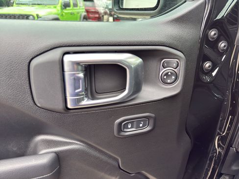 New 2026 Jeep Gladiator Sport AWD/4WD image 12