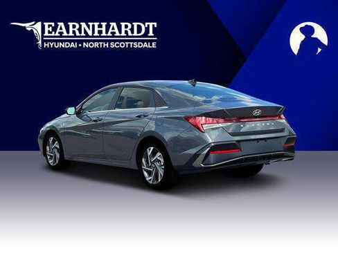New 2025 Hyundai Elantra SEL image 5