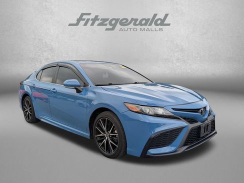 Used 2024 Toyota Camry SE FWD image 1
