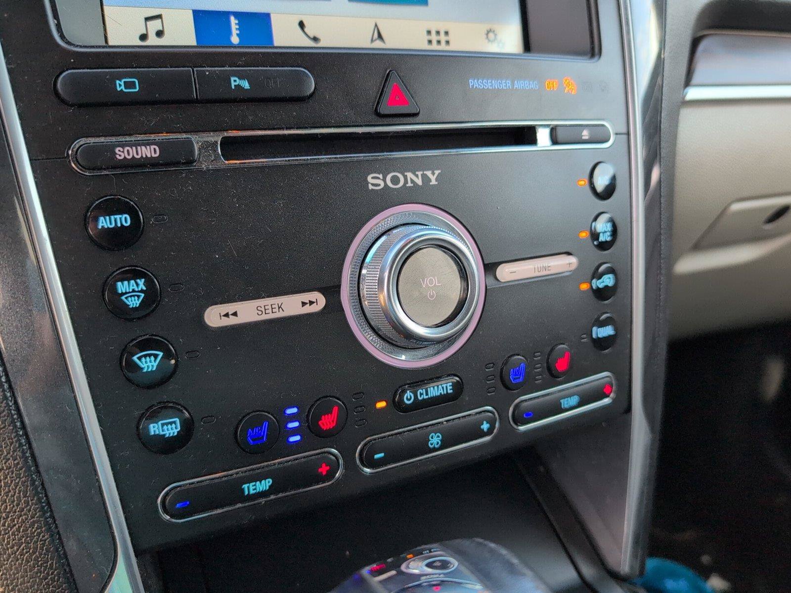Used 2018 Ford Explorer Limited w/ Ford Safe & Smart Package FWD image 17