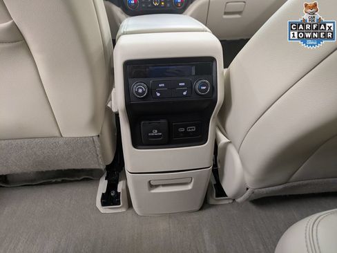 Used 2023 GMC Acadia Denali w/ Denali Ultimate Package AWD/4WD image 35