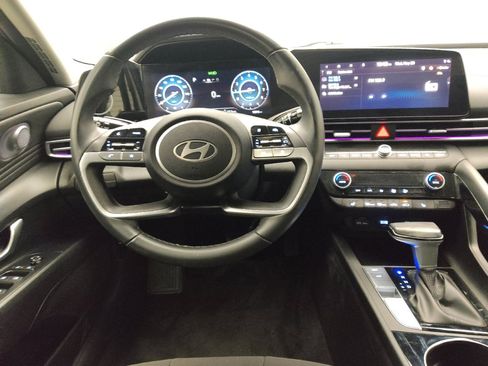 Used 2024 Hyundai Elantra SEL w/ Convenience Package FWD image 22