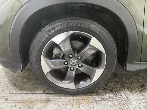 Used 2018 Honda HR-V EX-L image 10