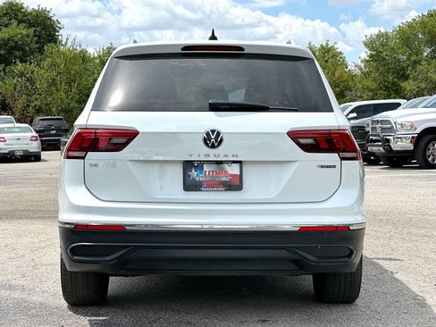 Used 2022 Volkswagen Tiguan SE AWD/4WD image 14