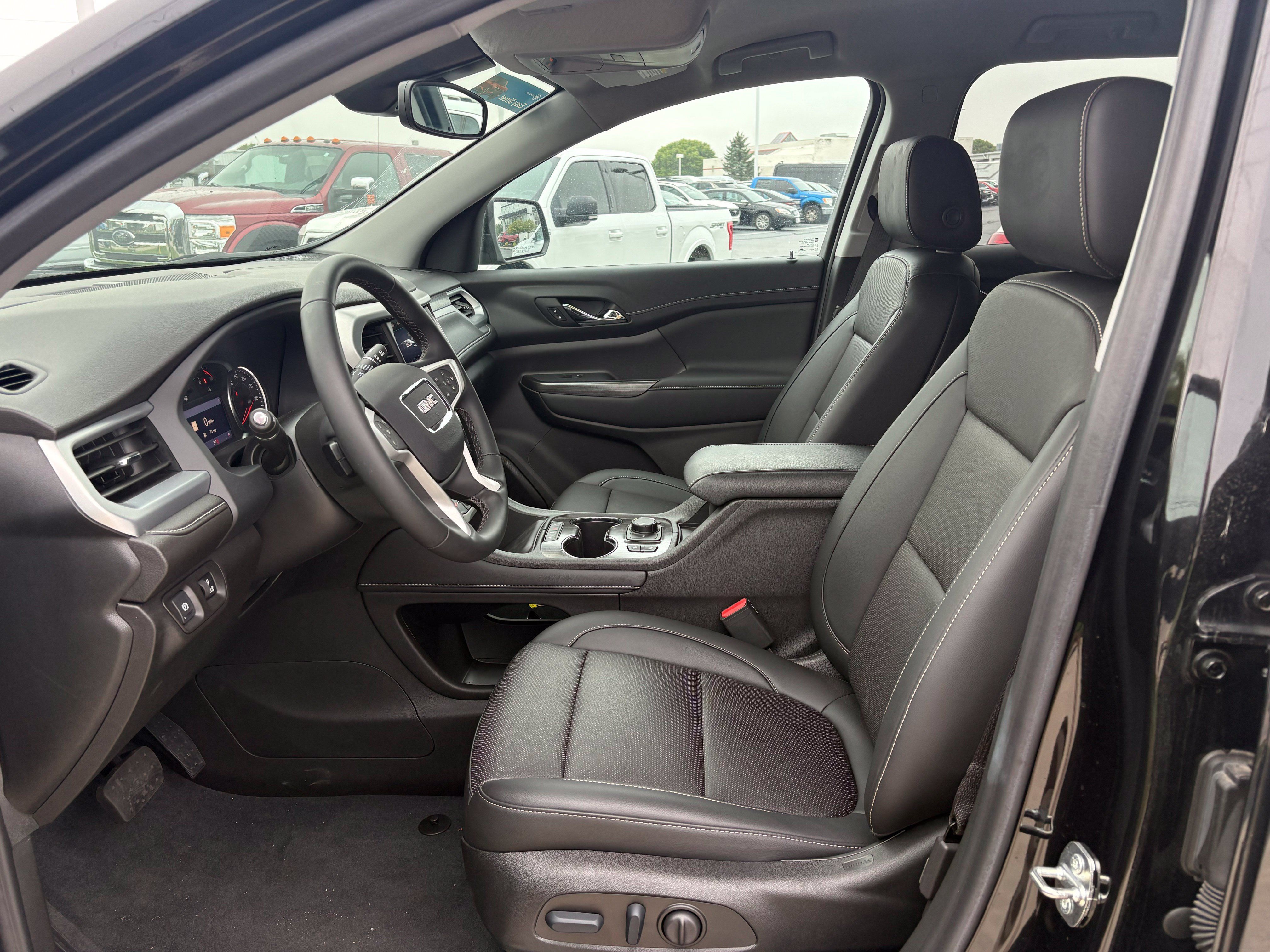 Used 2023 GMC Acadia SLT FWD image 14