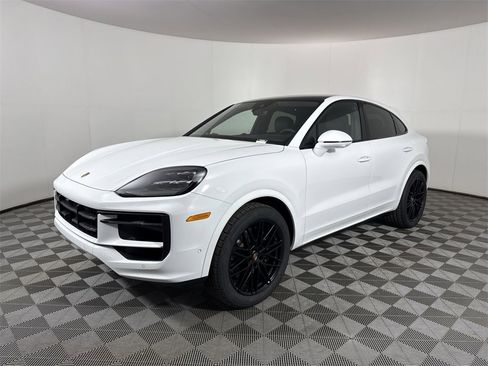 New 2025 Porsche Cayenne Coupe image 1