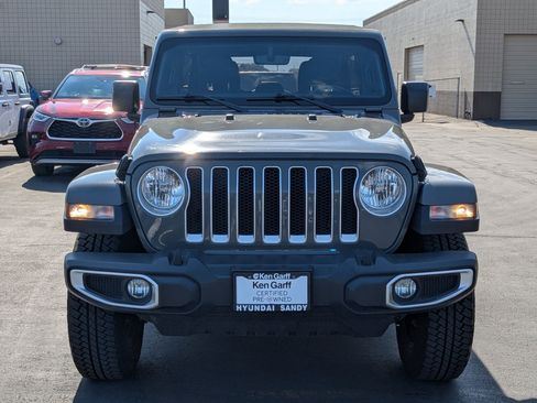 Used 2020 Jeep Wrangler Unlimited Sahara AWD/4WD image 11