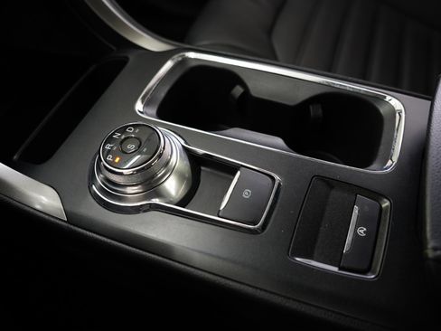 Used 2017 Ford Fusion SE w/ Fusion SE Technology Package image 20