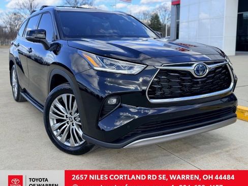 Used 2024 Toyota Highlander Platinum image 1