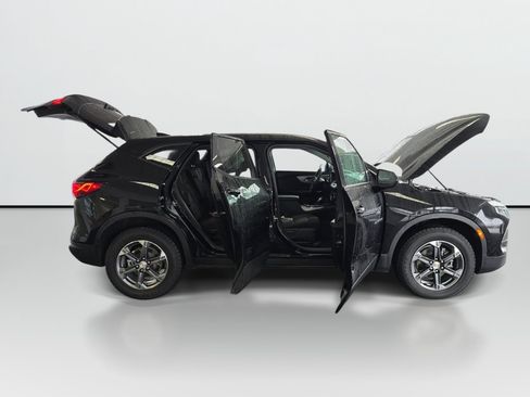 Used 2025 Chevrolet Blazer LT AWD/4WD image 9