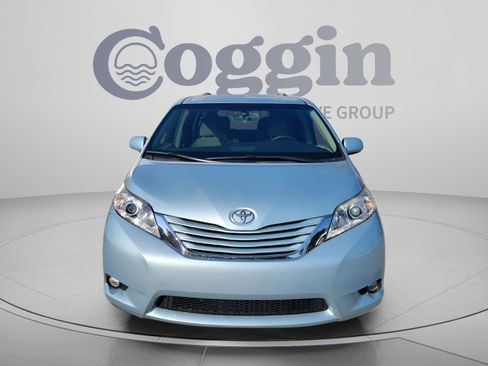 Used 2017 Toyota Sienna LE FWD image 6