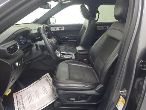 Used 2023 Ford Explorer ST-Line w/ Class IV Trailer Tow Package AWD/4WD image 3