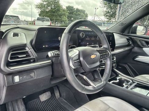 Used 2025 Chevrolet Traverse High Country w/ LPO, Floor Liner Package FWD image 10