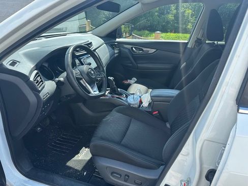 Used 2020 Nissan Rogue SV FWD image 4
