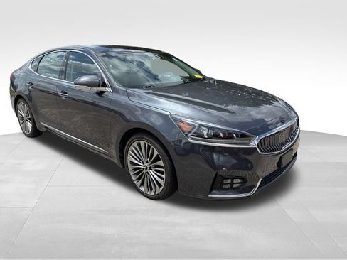 Used 2018 Kia Cadenza Limited FWD image 8