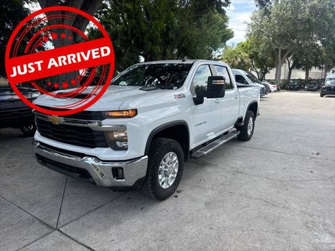 Used 2024 Chevrolet Silverado 2500 LT AWD/4WD image 1