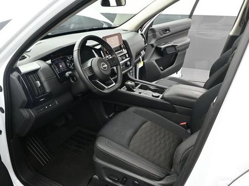 Used 2025 Nissan Pathfinder SV AWD/4WD image 6