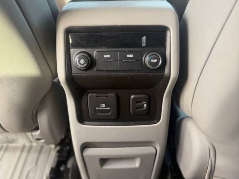 Used 2019 GMC Acadia SLT w/ LPO, Floor Liner Package FWD image 14