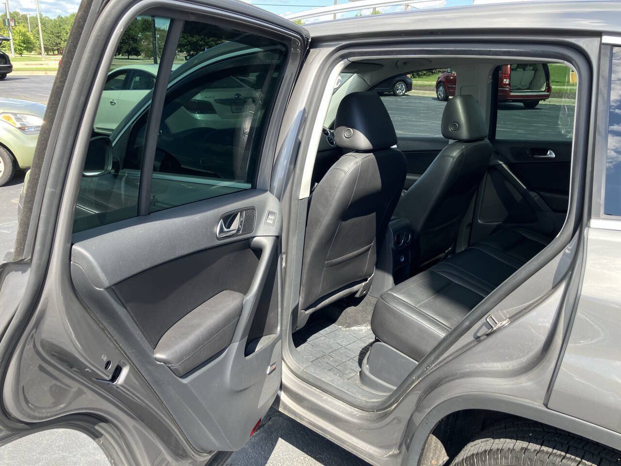 Used 2010 Volkswagen Tiguan SE AWD/4WD image 20