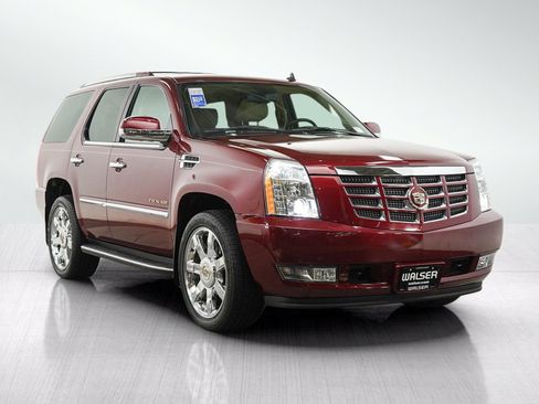 Used 2011 Cadillac Escalade Luxury AWD/4WD image 7