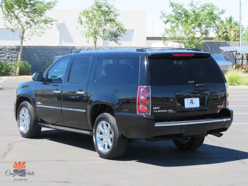 Used 2011 GMC Yukon XL Denali AWD/4WD image 12