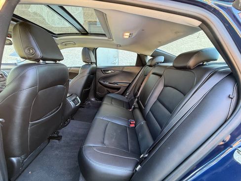 Used 2017 Chevrolet Malibu LT w/ Leather Package FWD image 17