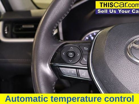 Used 2020 Toyota RAV4 XLE Premium image 12