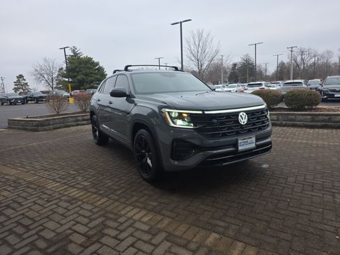 Used 2024 Volkswagen Atlas Cross Sport SEL Premium R-Line image 7