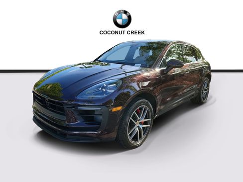 Used 2024 Porsche Macan S AWD/4WD image 2