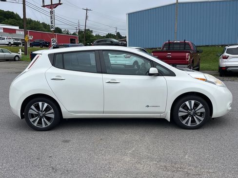 Used 2016 Nissan Leaf SV FWD image 7