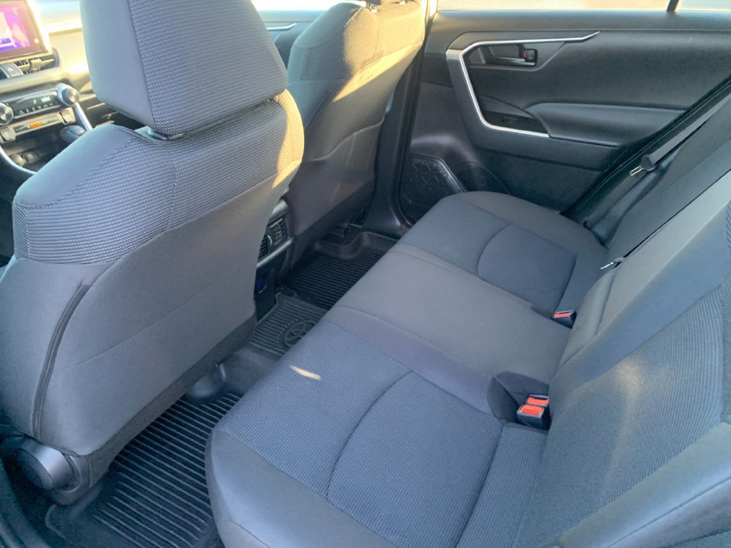Used 2024 Toyota RAV4 LE AWD/4WD image 14