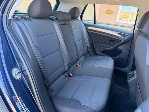 Used 2016 Volkswagen Golf S FWD image 19