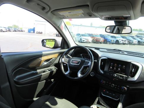 Used 2020 GMC Terrain SLE w/ Driver Convenience Package FWD image 22