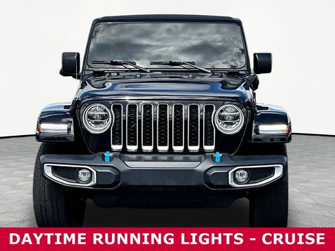 Used 2022 Jeep Wrangler Unlimited Sahara w/ Cold Weather Group AWD/4WD image 2