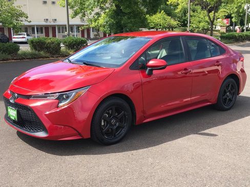 Used 2021 Toyota Corolla LE FWD image 11
