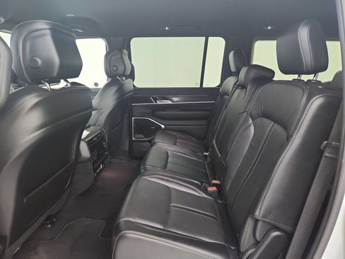 Certified 2022 Jeep Wagoneer Series II AWD/4WD image 35