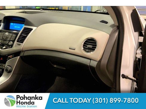 Used 2014 Chevrolet Cruze LS image 17